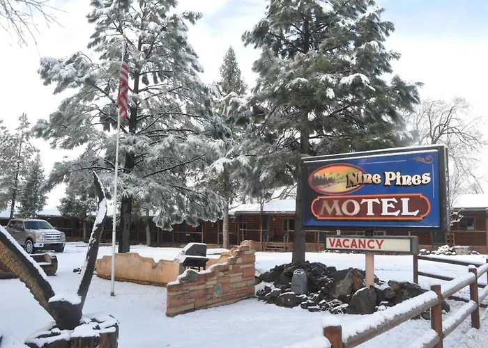 Nine Pines Motel